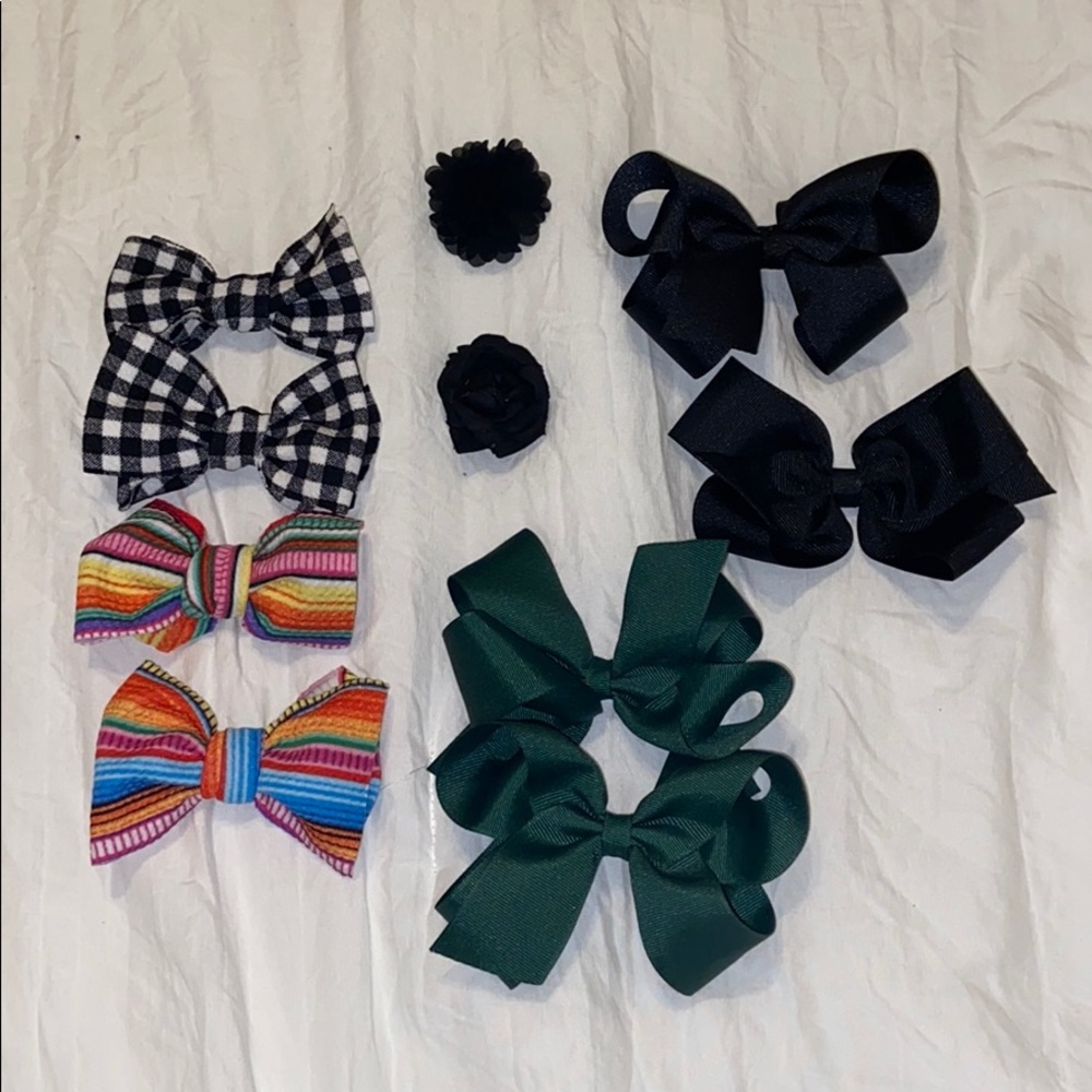 Sets of matching bows